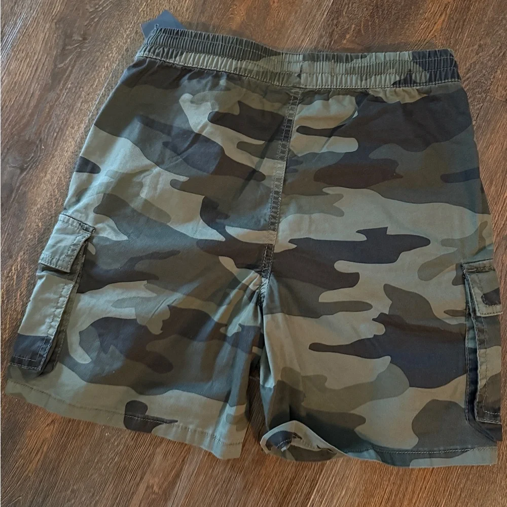 Boys A&F NWT Camouflage Cargo Shorts - Picture 5 of 5